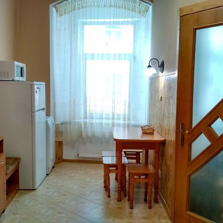 Apartment On Virmens'Ka Street リヴィウ エクステリア 写真