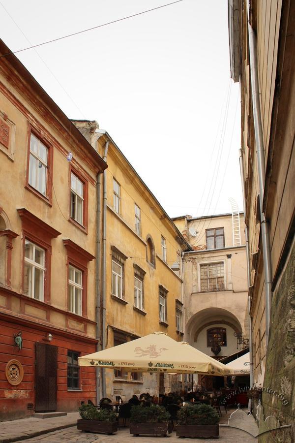 Apartment On Virmens'Ka Street リヴィウ エクステリア 写真